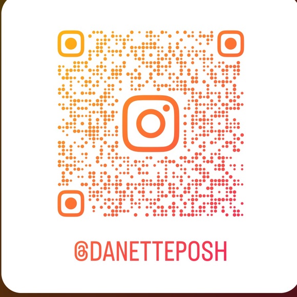 Hello! Like this listing to be notified when I go live! Not for sale 🥳 - Picture 4 of 4